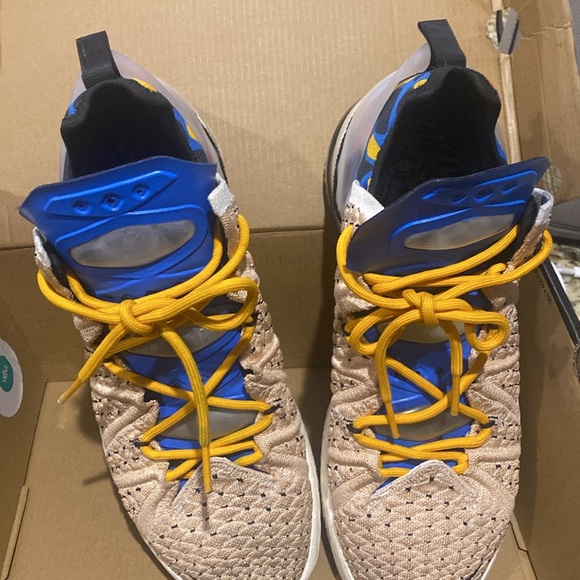 Nike
LeBron 18 "Multi Animal Print" sneakers - Picture 4 of 15